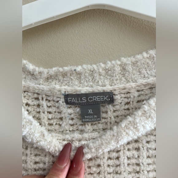 Sweater - Size XL - Picture 2 of 6